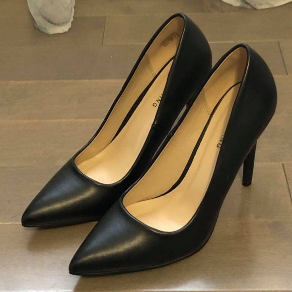 NWOT SPRING Pointed Toe Stiletto - Picture 1 of 6